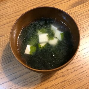 わかめと豆腐のスープ